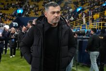 Sérgio Conceição visto num estádio antes de uma partida