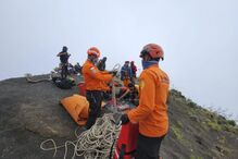 Operação de resgate por Juliana Marins continua