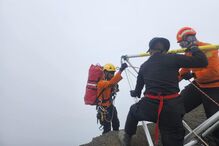 Operação de resgate por Juliana Marins continua