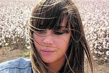 Cat Power atua num evento com Gisela João, Simone e Paralamas do Sucesso