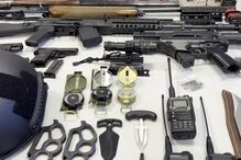 Armas e materiais apreendidos ao Movimento Armilar Lusitano, em Lisboa