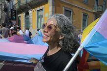 Marcha do Orgulho LGBTI+ colore centro do Porto, afirmando visibilidade da comunidade