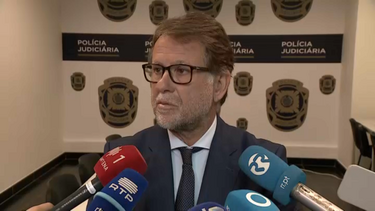 Diretor nacional da PJ afirma desconhecer imagens que captaram agente a colocar objeto perto do corpo de Odair Moniz