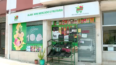 Homem morto a tiro na própria mercearia no Feijó em Almada. Mulher e filhas menores assistiram a tudo