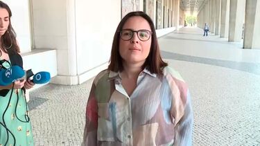 “Estamos todos a perder tempo útil”: Joana Marques à chegada do tribunal onde vai decorrer julgamento