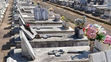 Roubam imagens de Cristo e vandalizam Cemitério de Queluz 