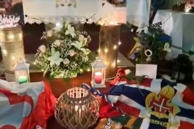 Comunidade de Monte Redondo homenageia dois irmãos desaparecidos no mar na Praia do Pedrógão