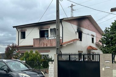 Incêndio em casa deixa família desalojada em Matosinhos