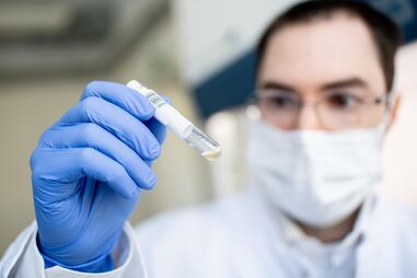 Investigação centra-se em suspeitas de fraudeo no programa de apoios para a pandemia de Covid-19