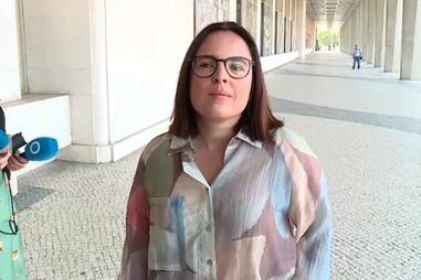 “Estamos todos a perder tempo útil”: Joana Marques à chegada do tribunal onde vai decorrer julgamento