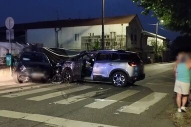 Colisão frontal em Caldelas causa um ferido ligeiro