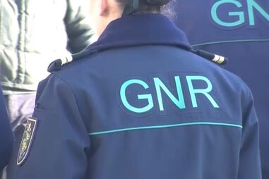 PJ investiga fogo posto em casa assaltada em Torres Vedras