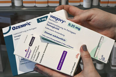 Seringas para emagrecimento das marcas "Wegovy", "Ozempic" e "Mounjaro"