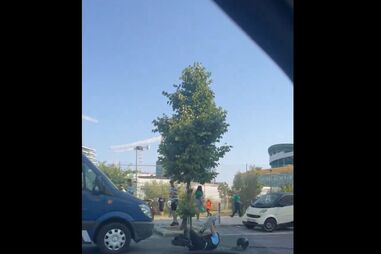 Agente da PSP abalroado por carrinha celular da Polícia em Lisboa