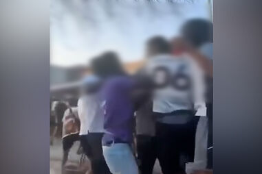 Vídeo mostra confrontos em restaurante onde funcionário foi baleado em praia de Carcavelos