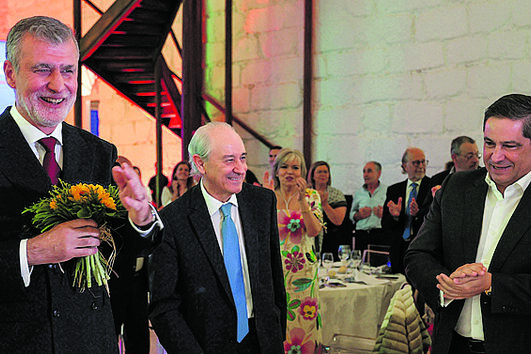 Jantar de campanha rende milhares a Gouveia e Melo