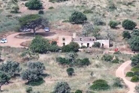 Imagens de drone mostram área florestal onde decorrem buscas por Madeleine McCann 