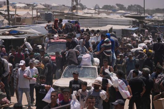 Israel ataca centro de ajuda em Gaza