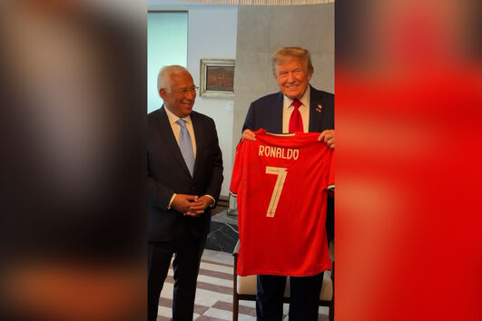 Com uma mensagem especial, António Costa entrega camisola autografada por Cristiano Ronaldo a Donald Trump