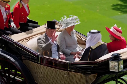 A chegada do rei Carlos III ao Royal Ascot 