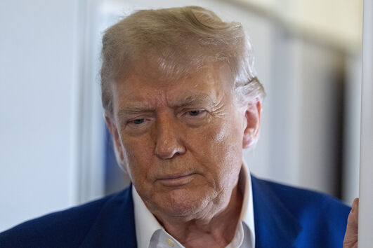 EUA voltarão a atacar Irão caso capacidade nuclear seja reconstruída, avisa Trump