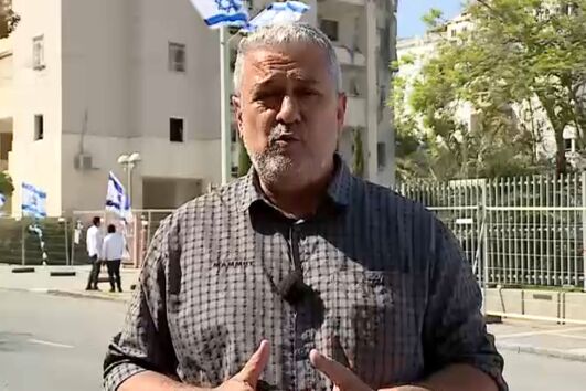 "Os israelitas vêm saindo à rua": Enviado do CM esteve na zona atingida por míssil balístico do Irão em Beersheba
