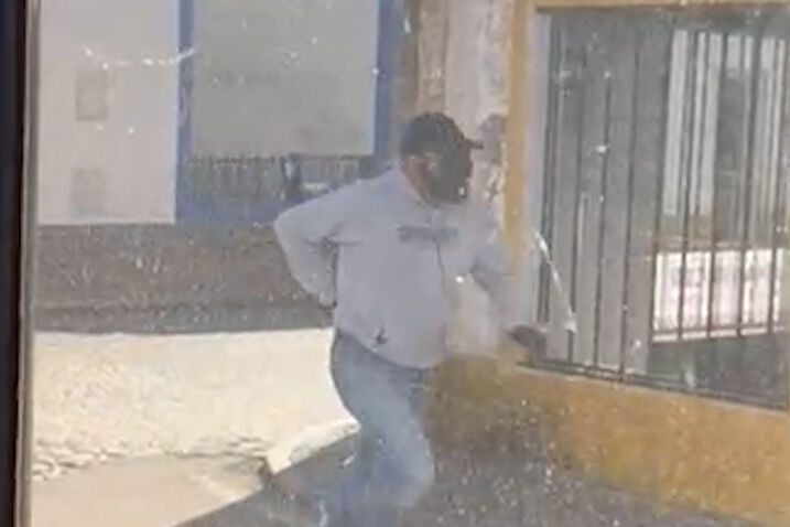 Assaltam banco em Évora de arma em punho, param para trocar de roupa e acabam detidos em supermercado