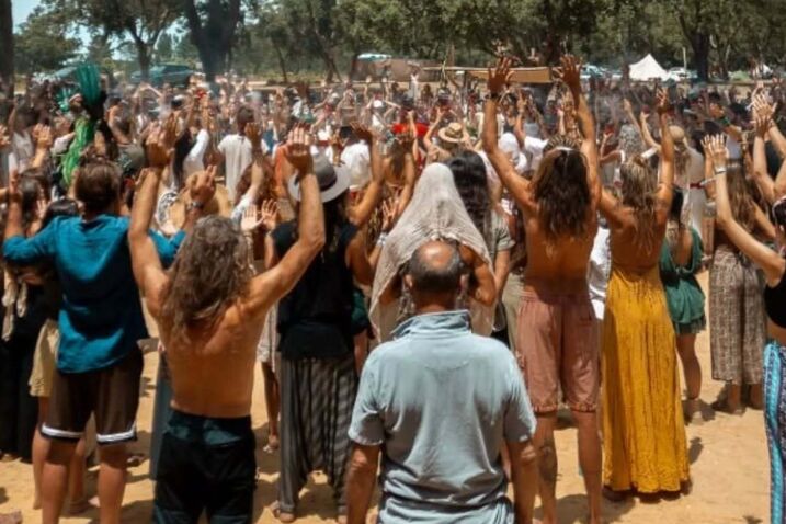 Massagista abusa de menor em festival de música e medicina em Sesimbra