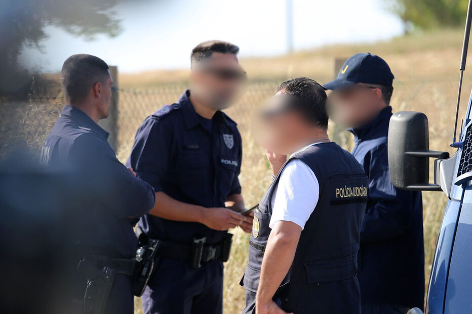 Novas buscas por Madeleine McCann mobilizam dezenas de profissionais para o Algarve  