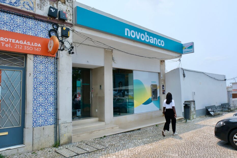 Dupla armada assalta dependência do Novo Banco em Palmela