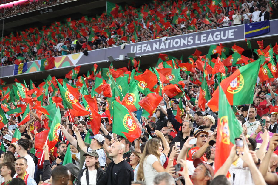 Adeptos celebram a vitória de Portugal contra a Alemanha na Liga das Nações em Munique