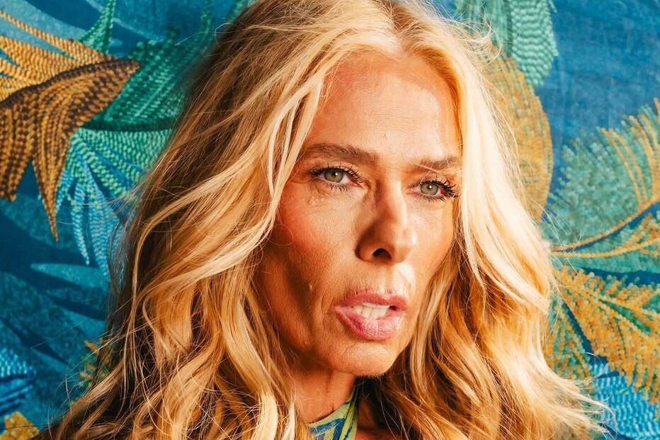 Adriane Galisteu recorda tempo em Sintra com produção fotográfica