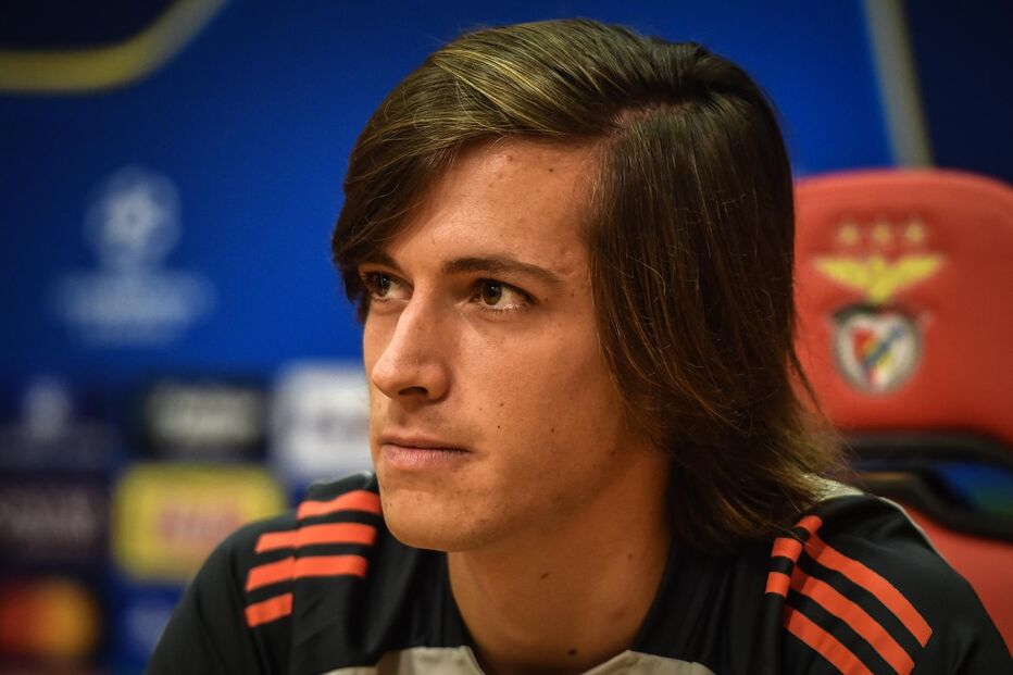 Álvaro Carreras perto de transferência para o Real Madrid, após acordo com o Benfica