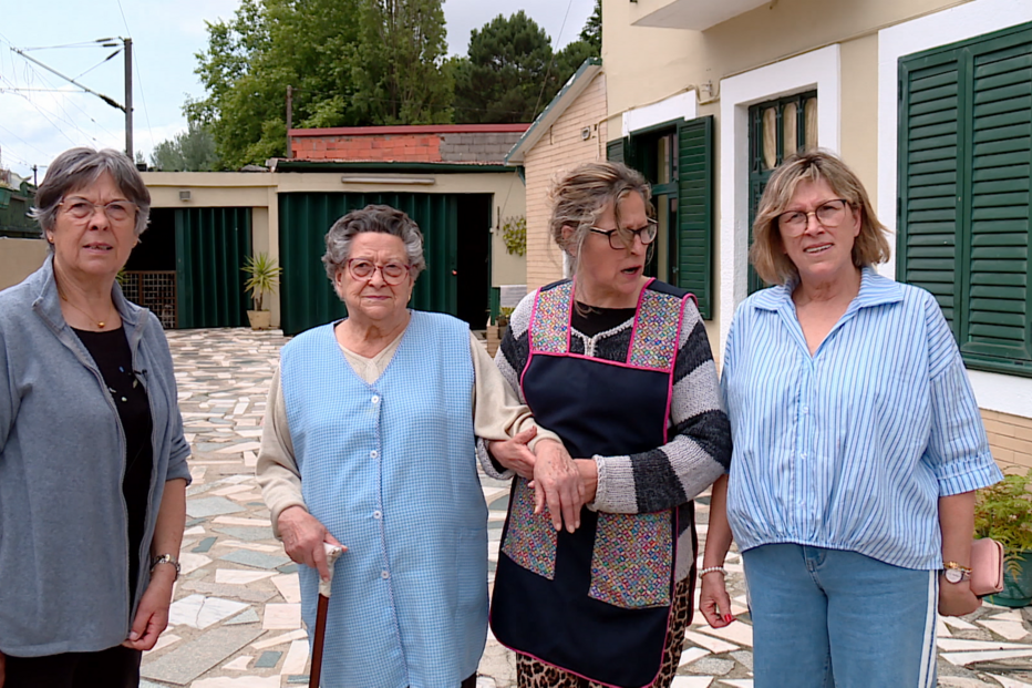 “Sinto muita tristeza e desgosto”: Idosa de 94 anos tem casa em risco de ser demolida para alargar linha do comboio