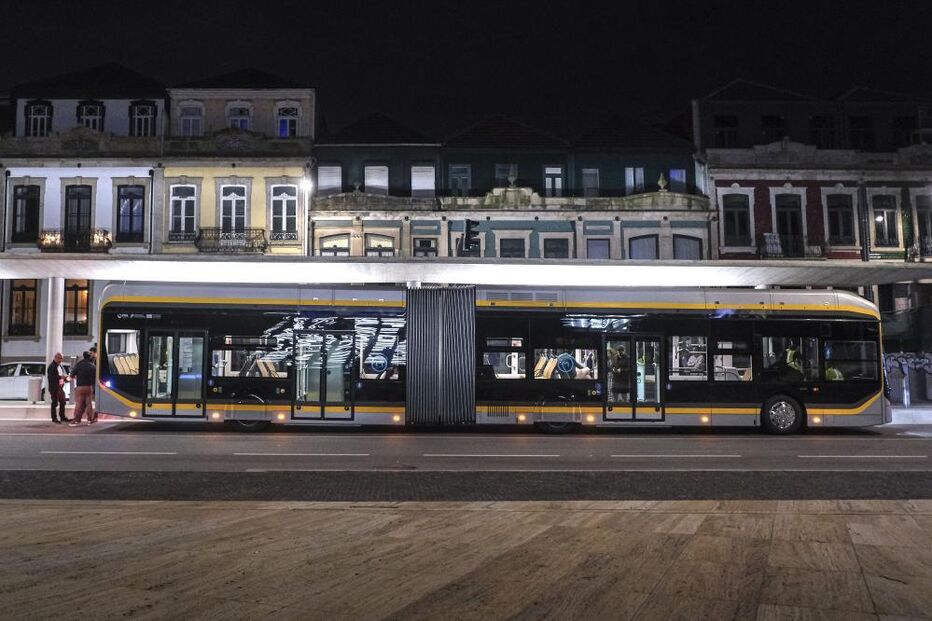 Metrobus do Porto faz ensaio noturno na ligação Boavista - Império, após atrasos