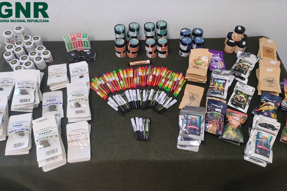 GNR apreende 244 produtos com substâncias psicotrópicas em Armação de Pêra