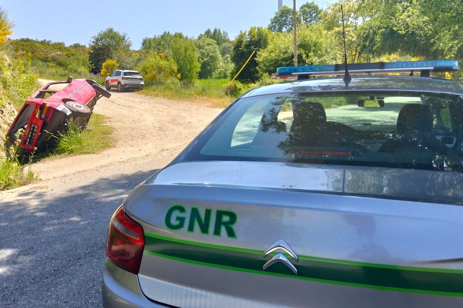 Acidente grave em Tondela: carro despista-se, faz cinco feridos e aciona INEM e GNR