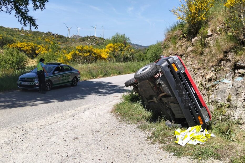 Acidente em Tondela faz cinco feridos, três graves. Helicóptero do INEM prestou auxílio