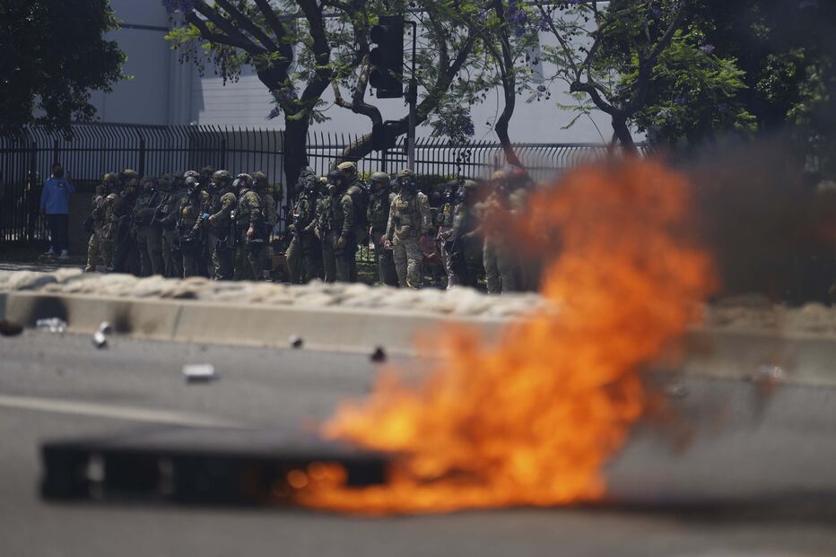 Protestos contra rusgas anti-imigração em Los Angeles levam Trump a enviar 2000 soldados
