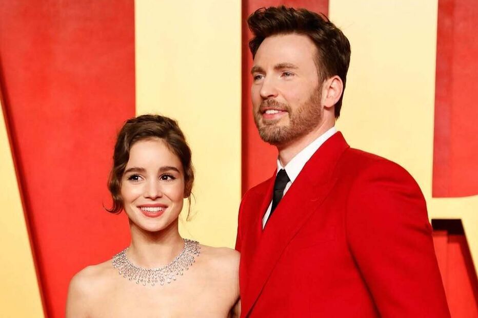 Alba Baptista, Chris Evans.jpg