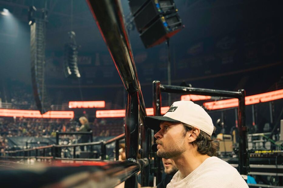 Conner Smith envolvido em acidente fatal em Nashville, com vítima de 77 anos