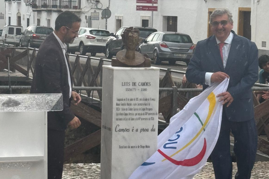Busto de Camões inaugurado em Olivença nas comemorações de Portugal.
