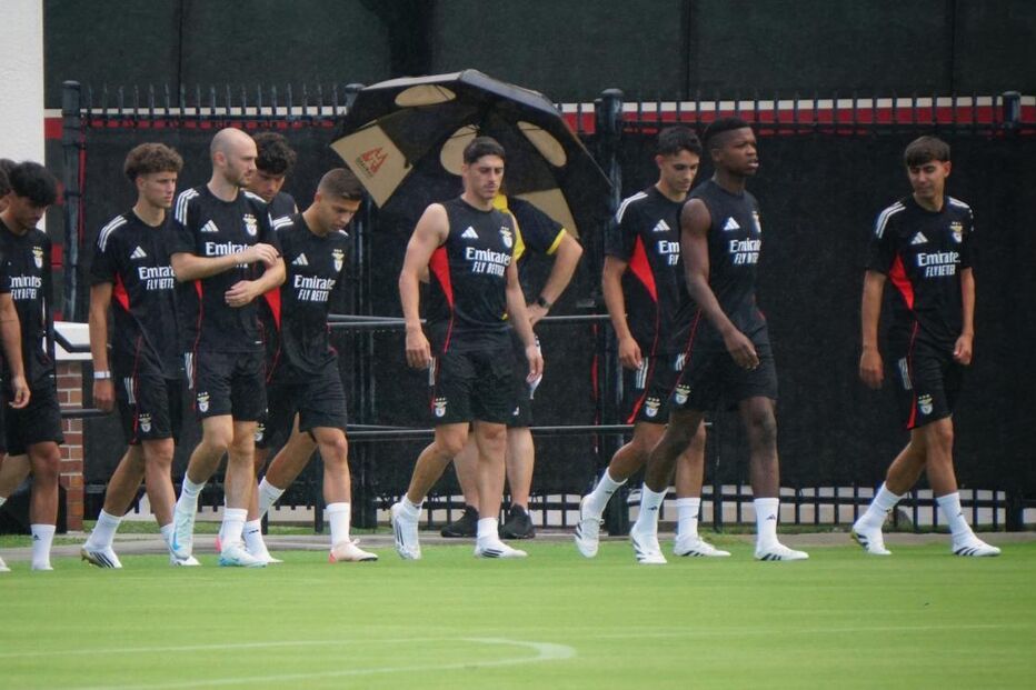 Mau tempo na Flórida atrasa treino do Benfica e impõe restrições à equipa