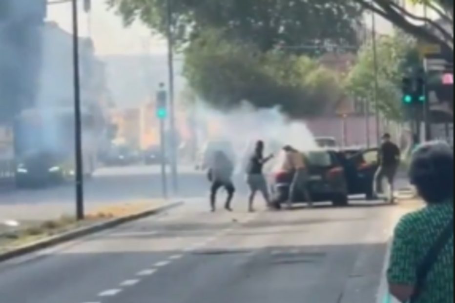 FC Porto reage a ataque aos Super Dragões em Lisboa após jogo de hóquei. Carro incendiado e feridos