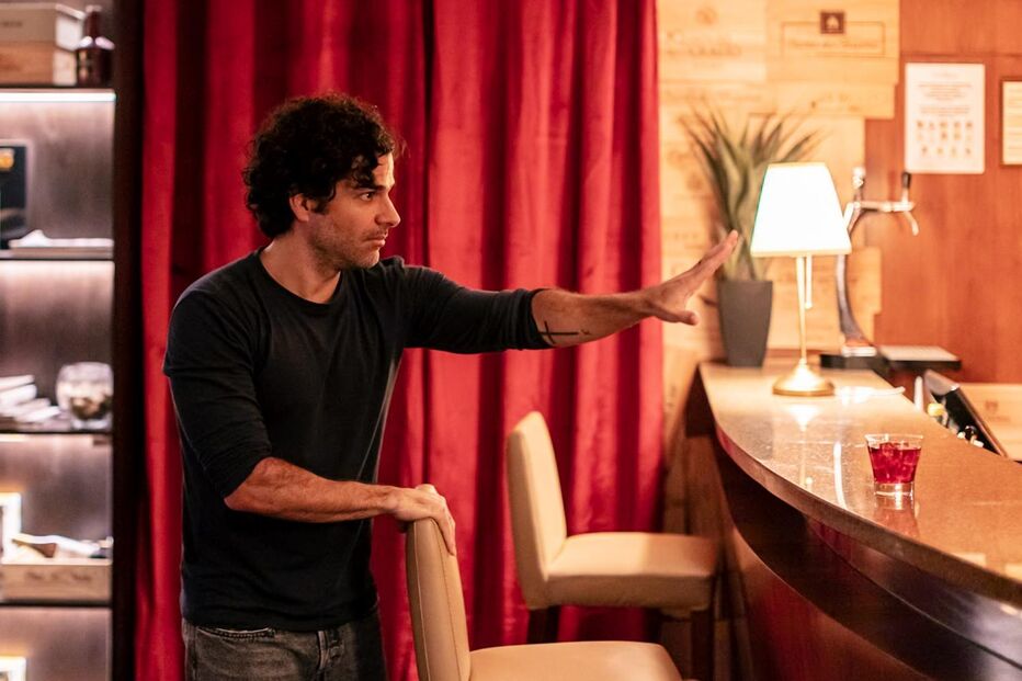 Elenco de luxo no Hotel Amor, comédia romântica de Hermano Moreira filmada em Lisboa