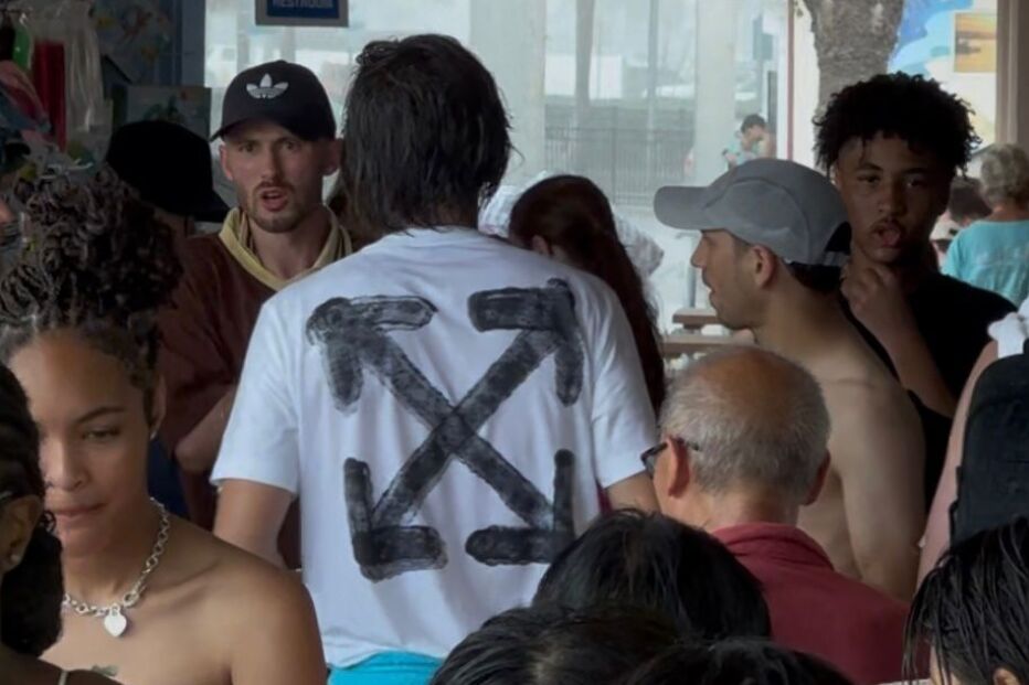 Jogadores do Benfica aproveitam folga na Florida, apesar do mau tempo