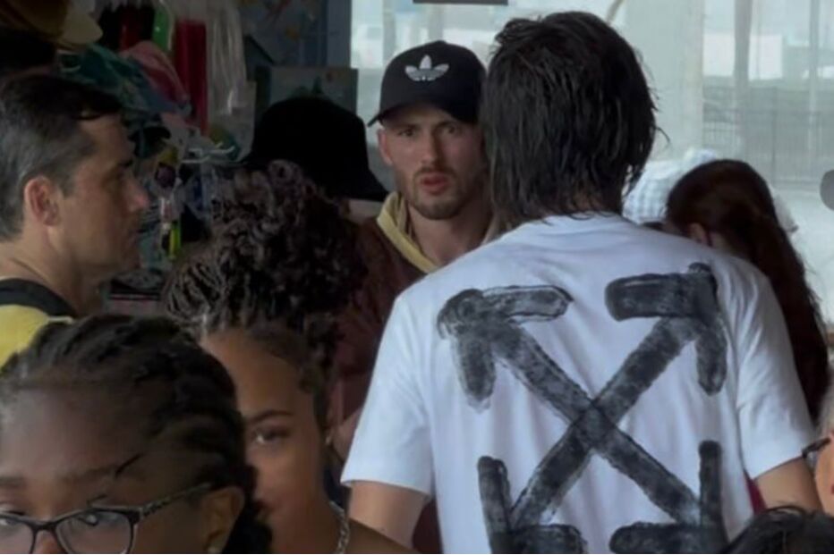 Jogadores do Benfica desfrutam de folga na Florida, apesar do tempo