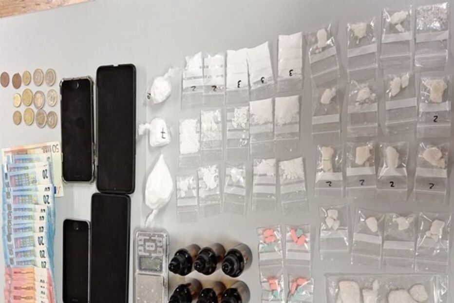 Apreensão de dinheiro, telemóveis e droga em operação policial