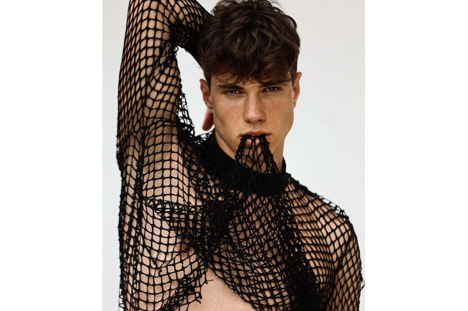 Edoardo Santini, ex-modelo italiano, é agora padre em Florença