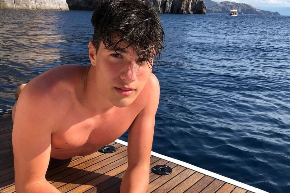Edoardo Santini, modelo italiano, agora é padre em Florença